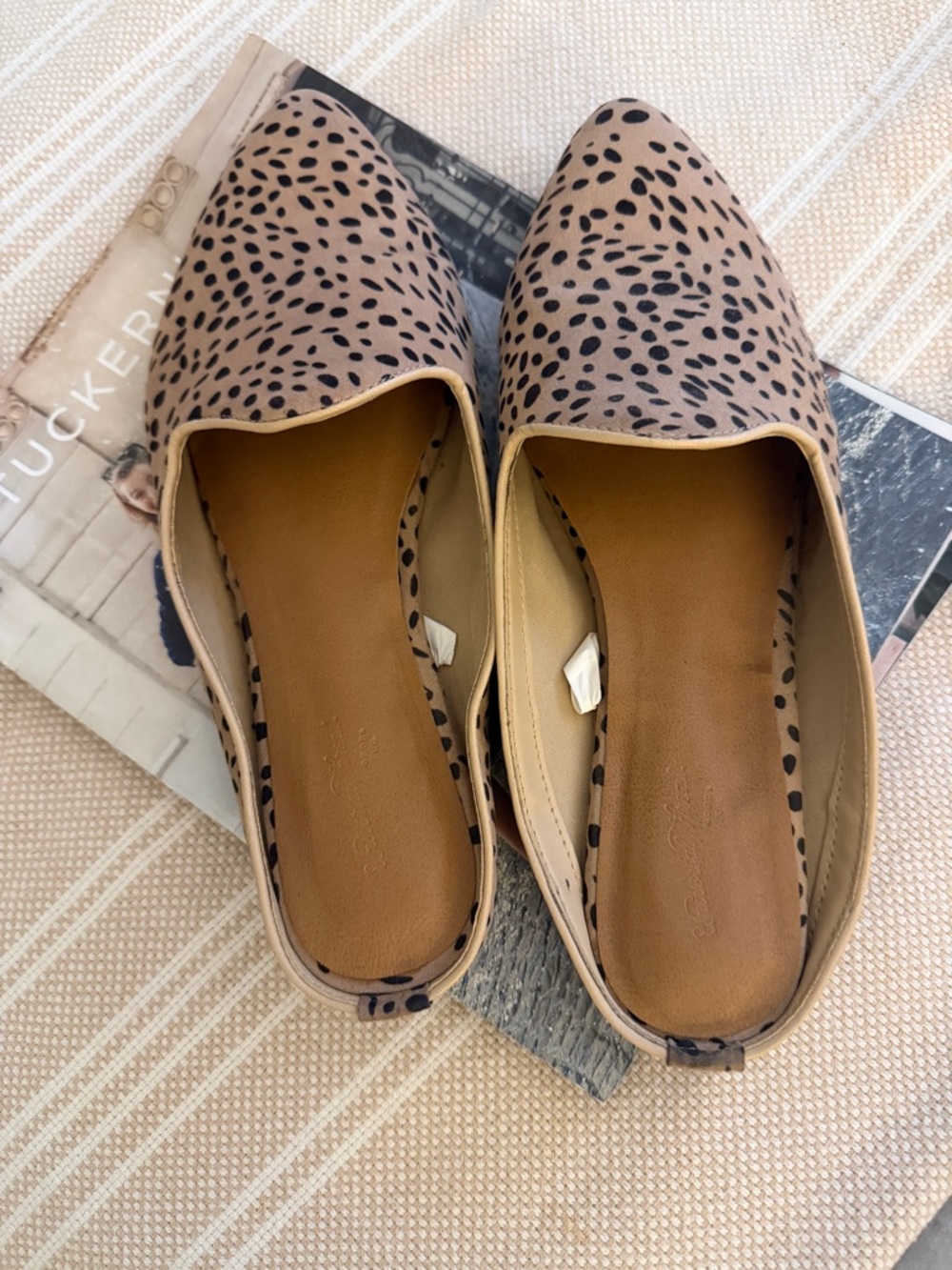 Universal Thread day Tan Cheetah-Spot Pointed Toe Mules